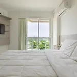 Suite E Quarto Em Apto Compartilhado Frente Mar