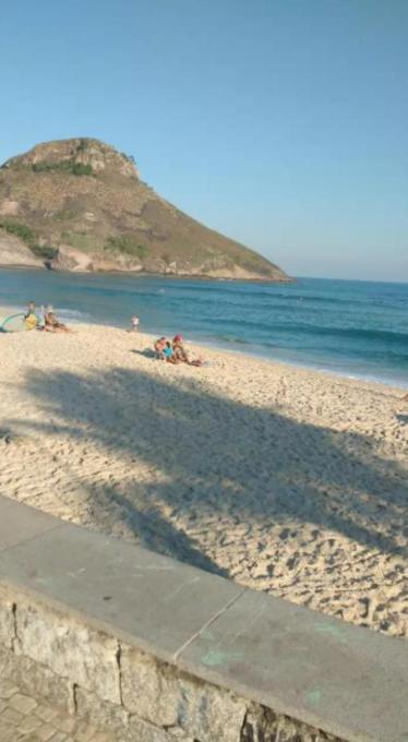 E Em Apto Compartilhado Frente Mar *